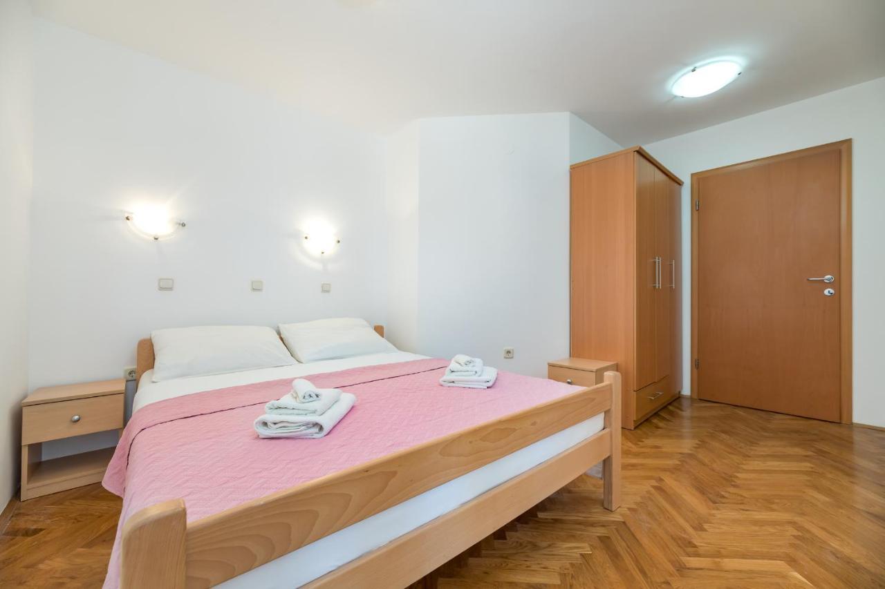 Apartments Melania & Antonia Baska  Exterior photo